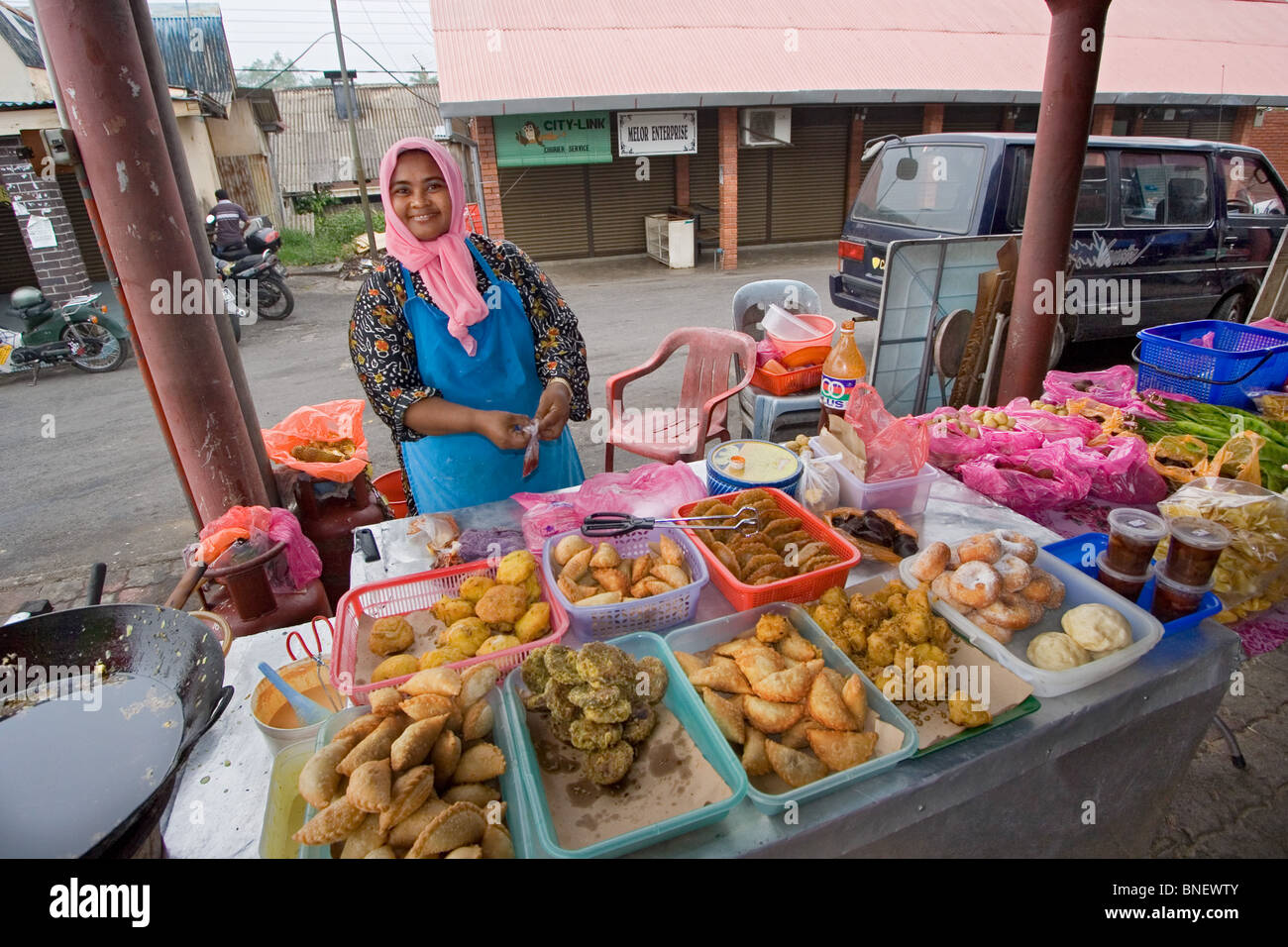 Page 10 Hijab Malaysia High Resolution Stock Photography And Images Alamy