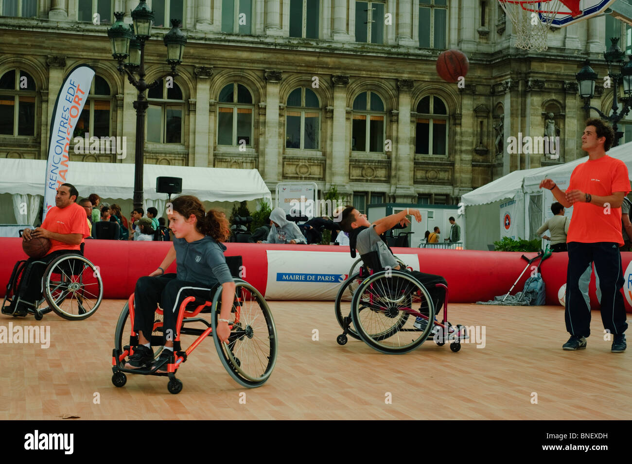 Boy wheelchair basketball High Resolution Stock Photography and Images ...