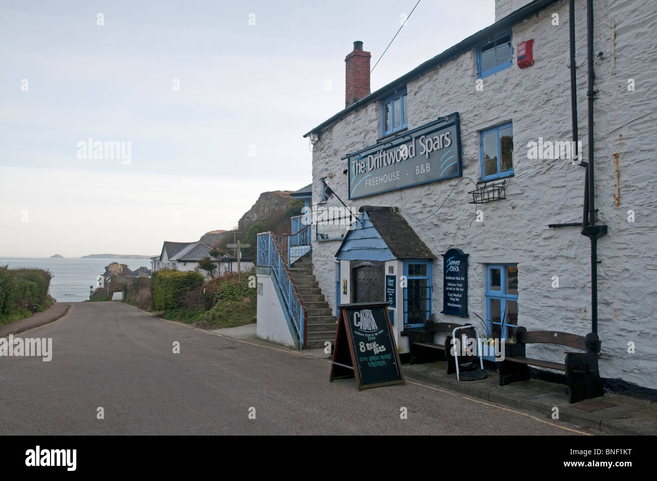 Driftwood Spars pub and hotel in Trevaunance Cove, St Agnes, Cornwall Stock Photo
