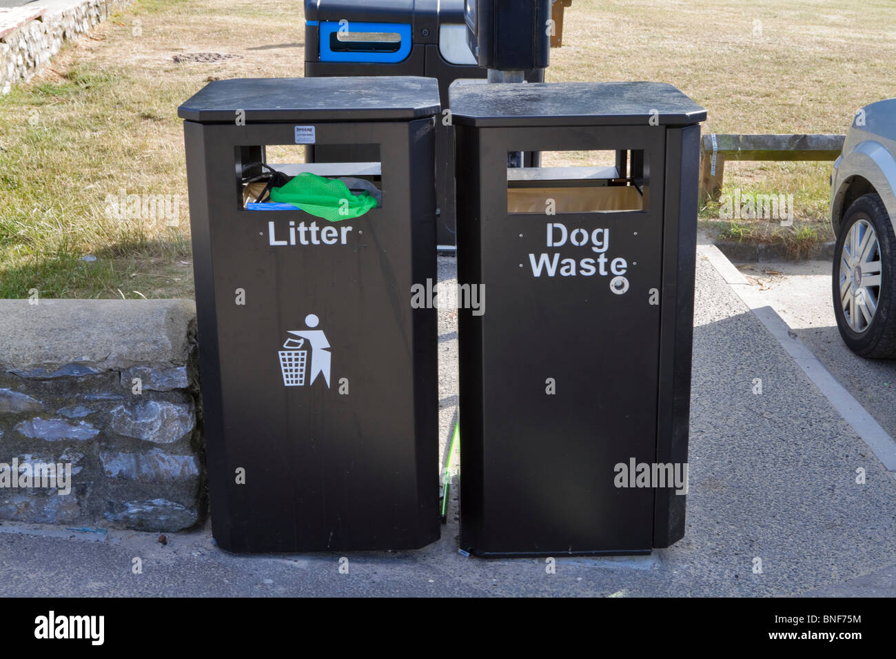 Separate bins for litter and dog waste in Devon Stock Photo