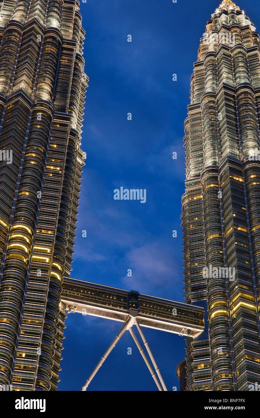 Petronas towers skybridge hi-res stock photography and images - Alamy