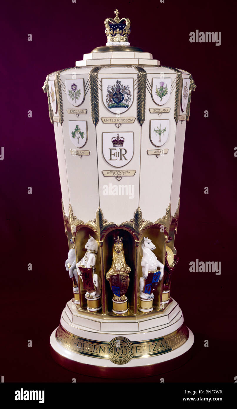 Queen Elizabeth Coronation Vase AntiquesVases Stock Photo Alamy