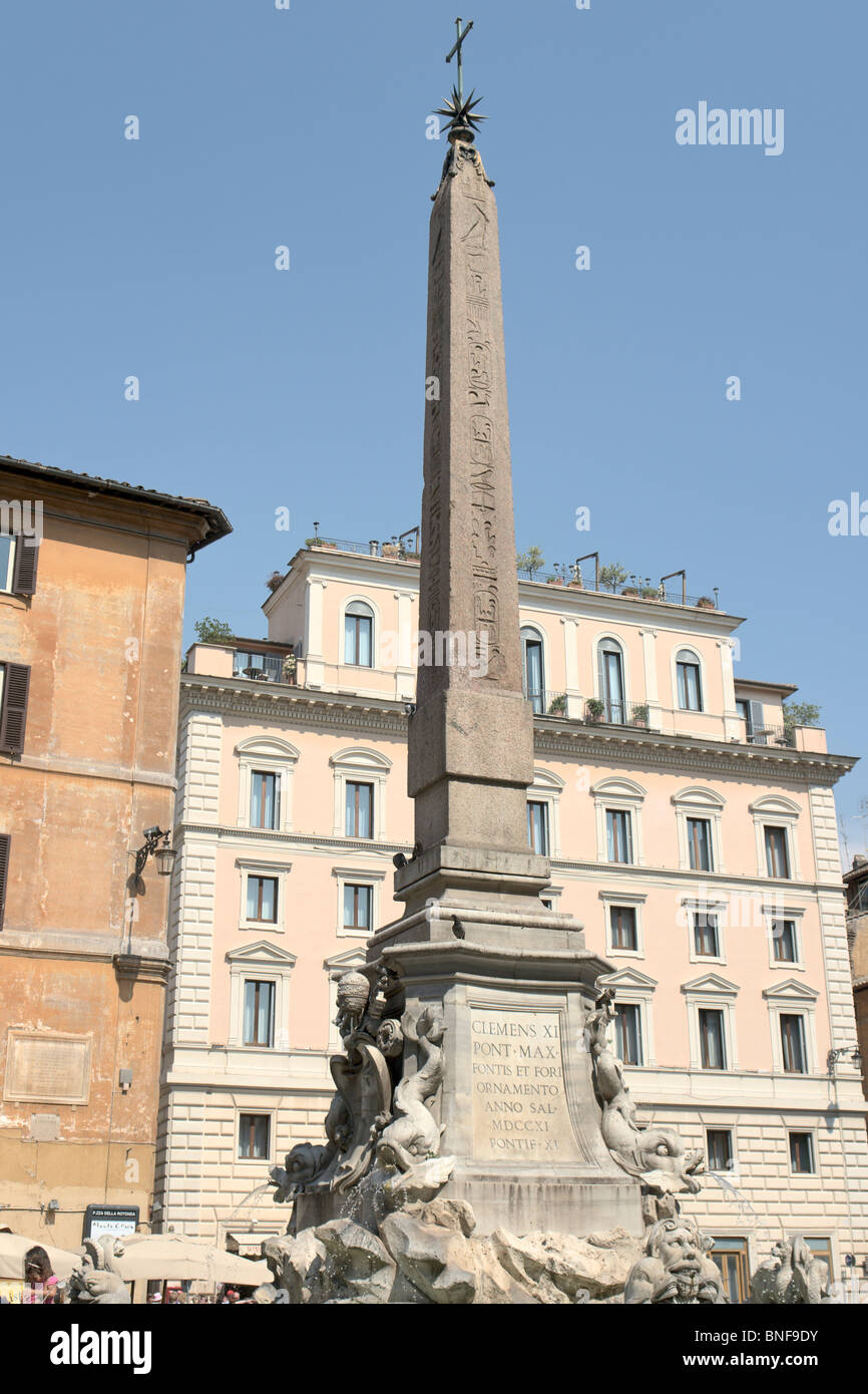 Obelisco del Pantheon in Rome Stock Photo - Alamy