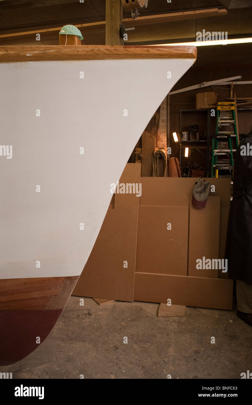 Wooden workboat building in Cambridge, MD Stock Photo