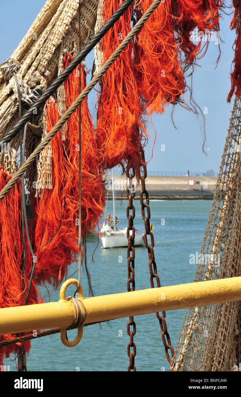 Deep sea fishing nets hires stock photography and images Alamy