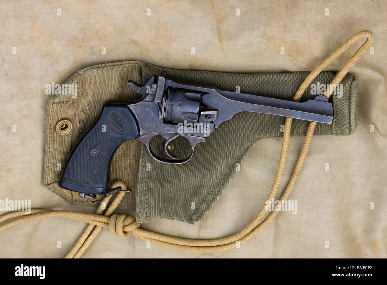 Webley Mark VI .455 service revolver and case Stock Photo