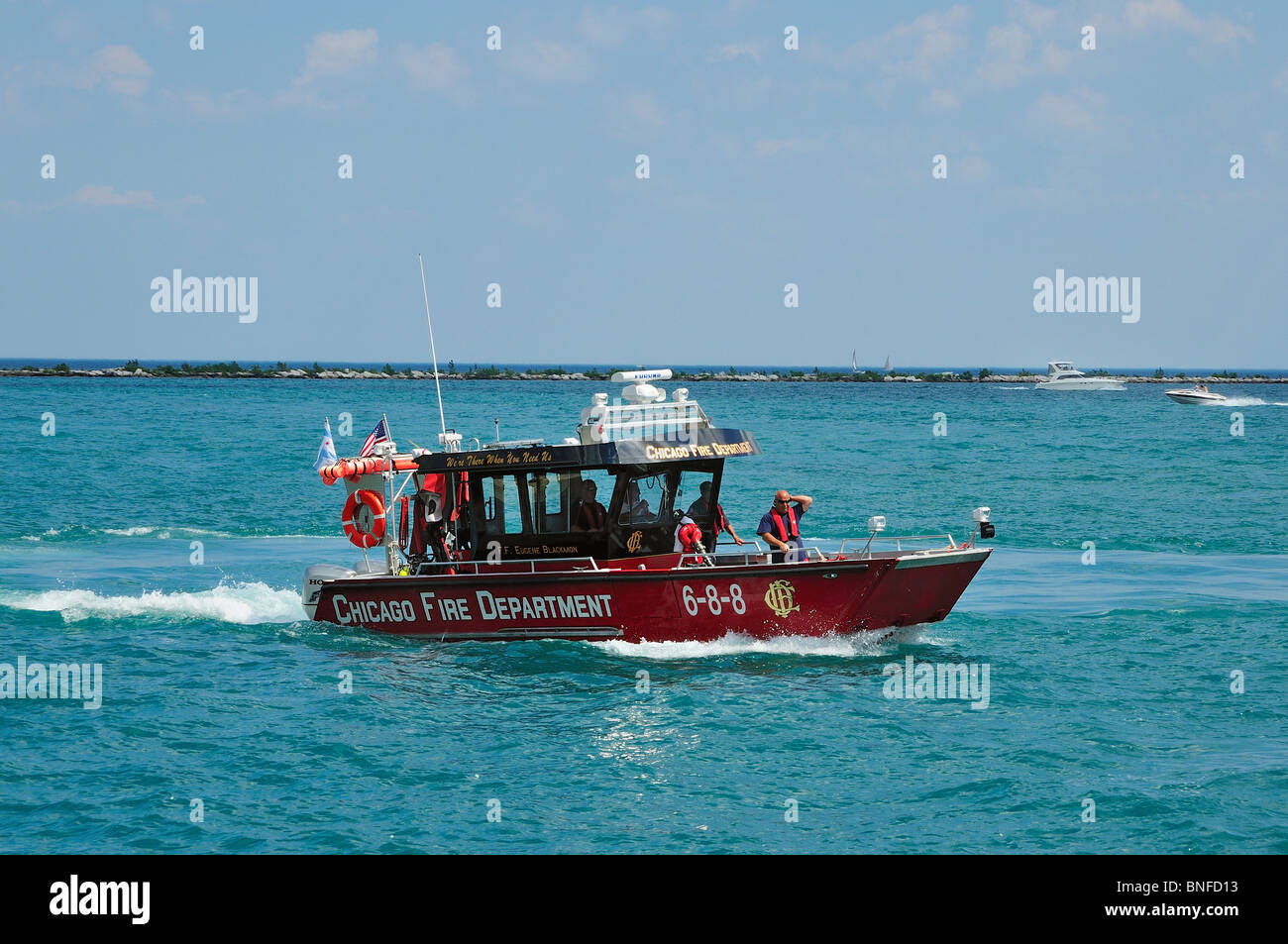Chicago fire department rescue boat hi-res stock photography and images ...