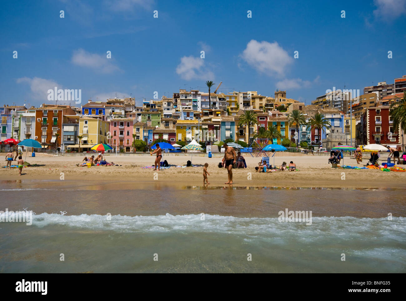 the-beach-at-villajoyosa-spain-with-colourful-moorish-buildings-in-the