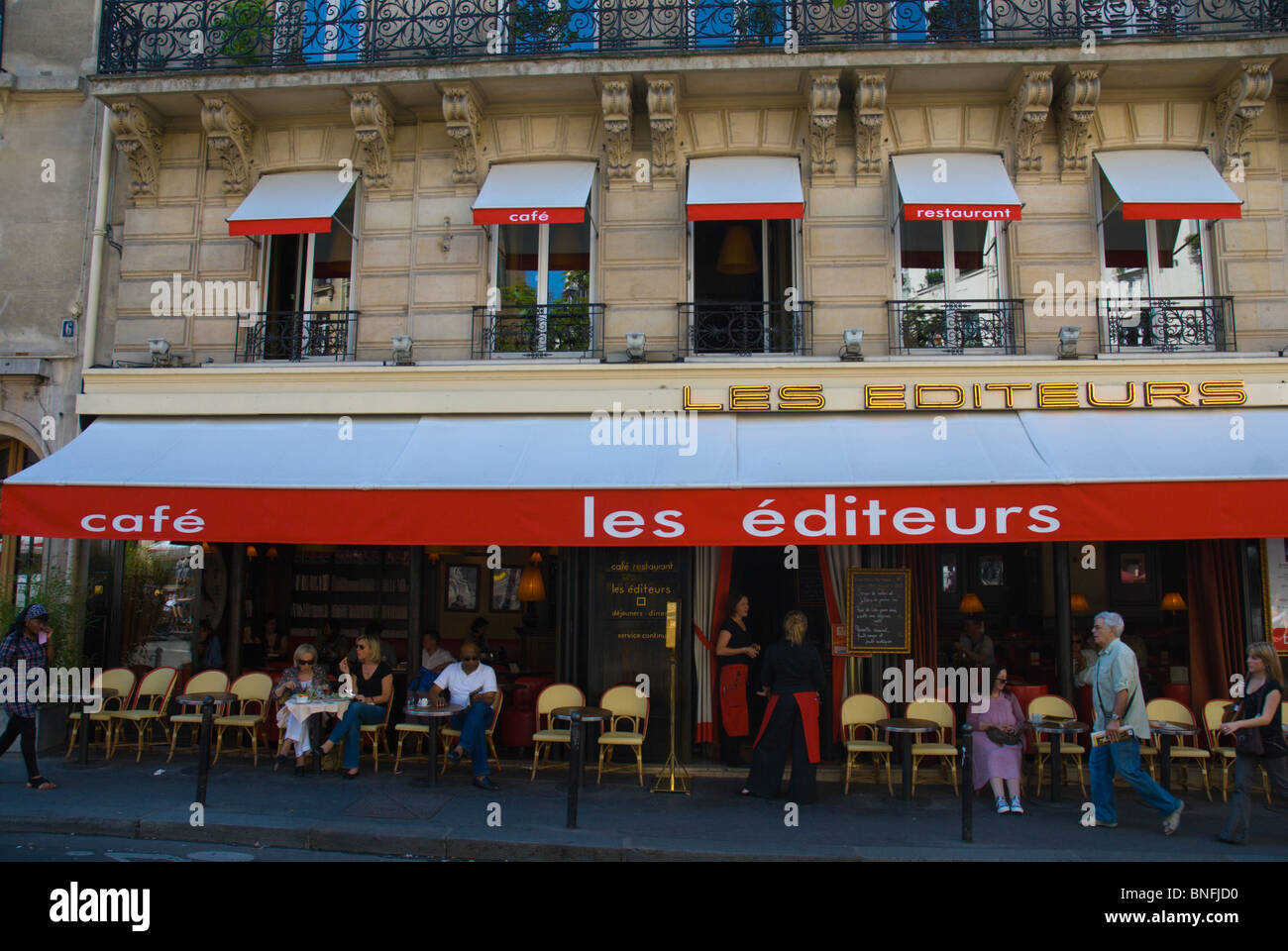 Les Editeurs cafe exterior St-Germain-des-Pres Paris France Europe Stock Photo