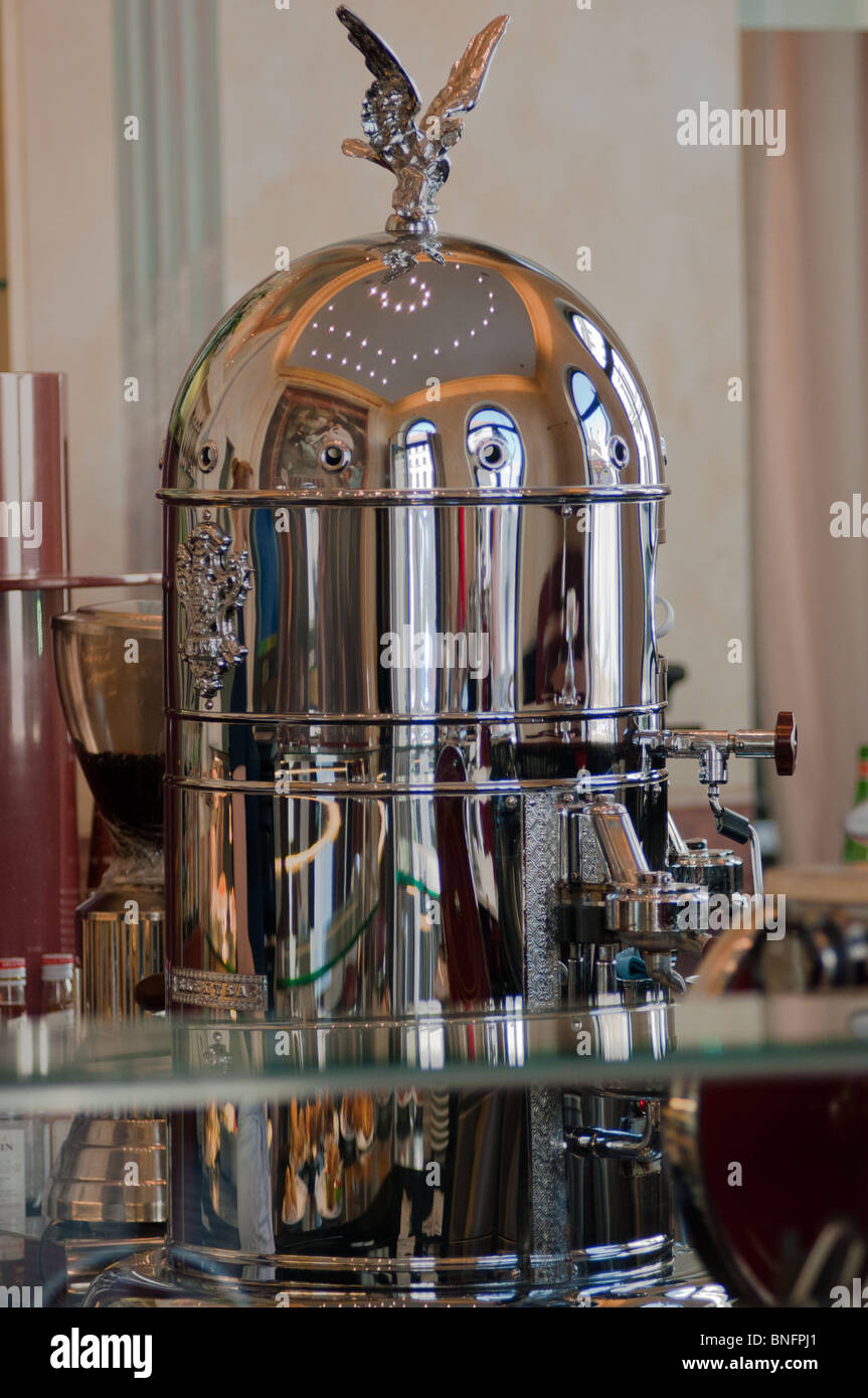 Tea urn hires stock photography and images Alamy