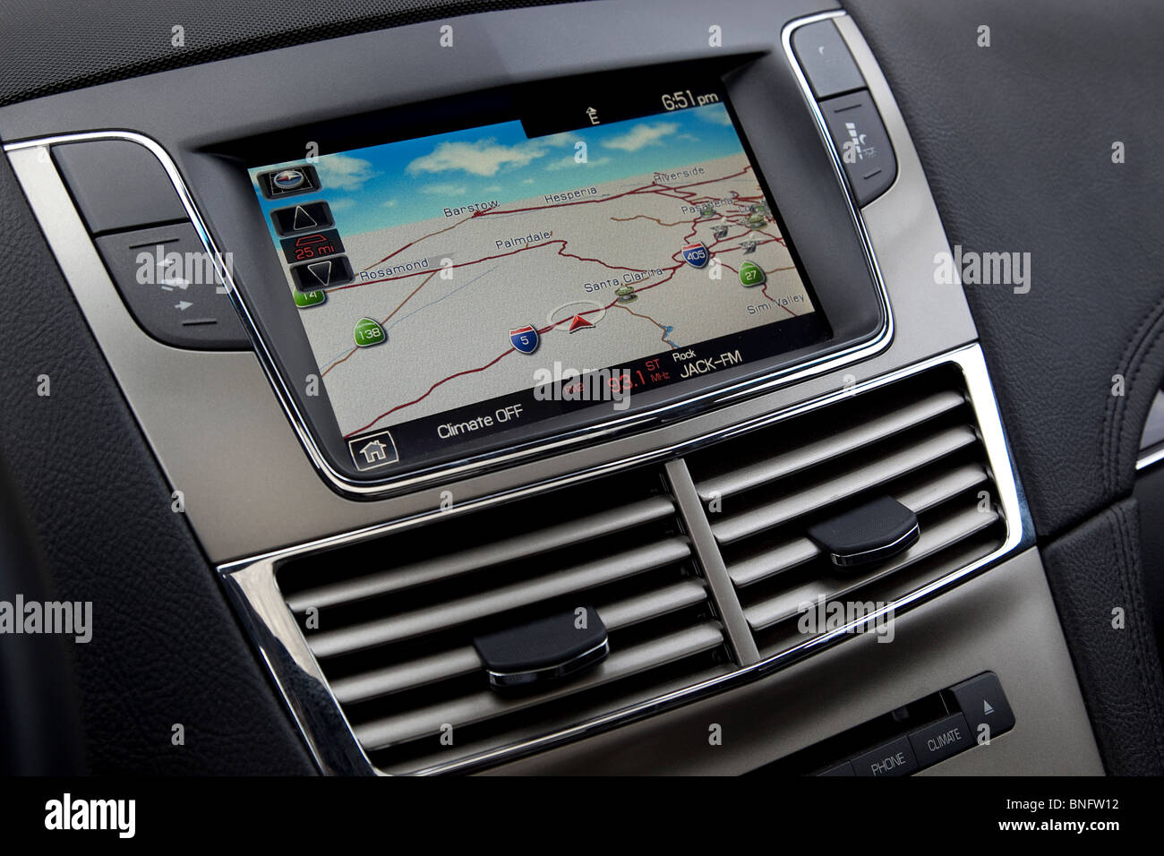 Lincoln MKT GPS console. Satellite Navigation system Stock Photo Alamy