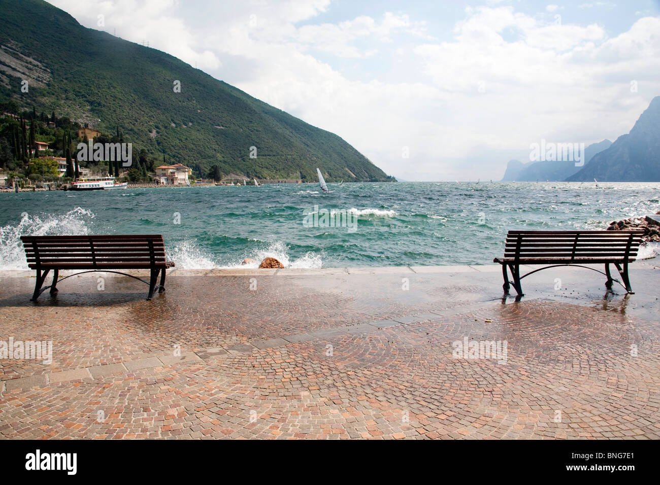 Tranquil lakeside scene benches hi-res stock photography and images - Alamy