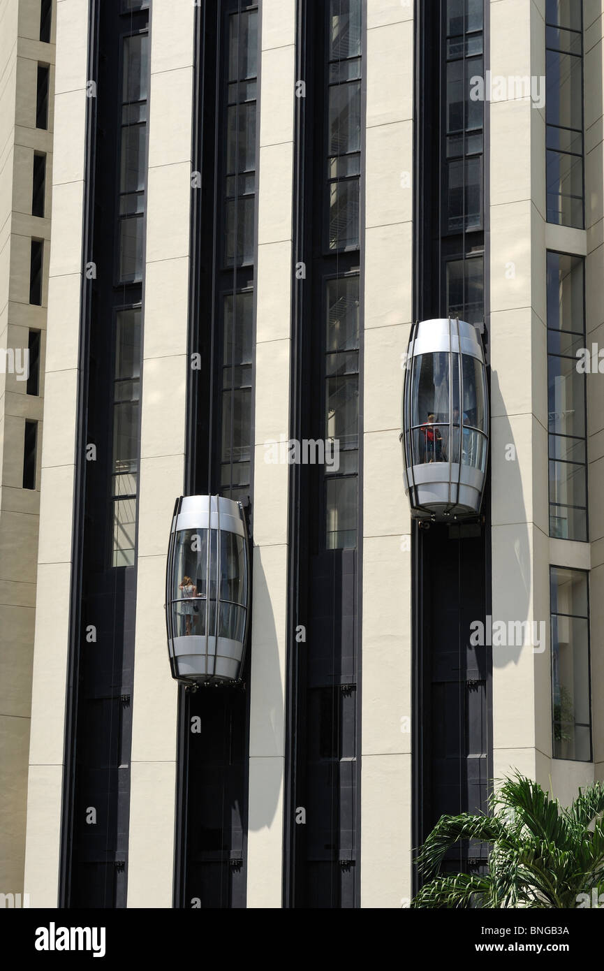 Glass elevator exterior hires stock photography and images Alamy