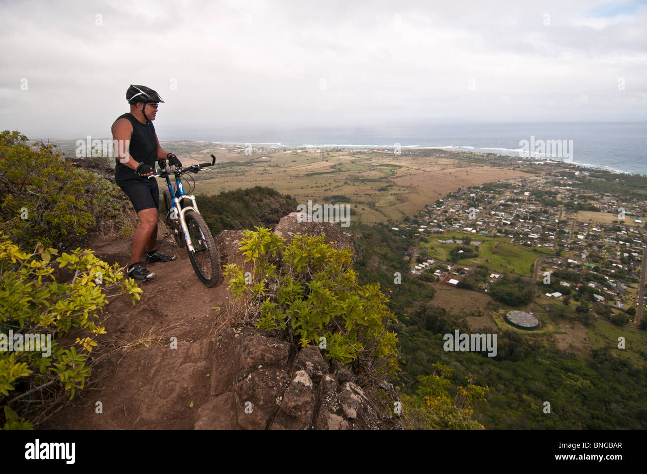 Mountain biking on Mt. Nonou (Sleeping Giant), Kauai, Hawaii Stock Photo Alamy