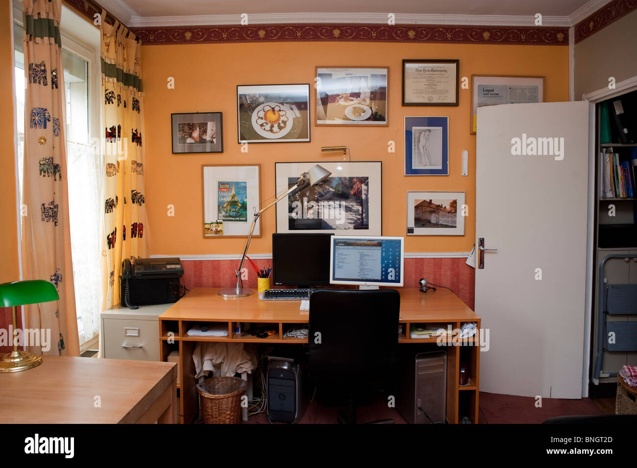 Interior Apartment Flat Home Exchange, Holiday Rentals, Pa-ris France, Home Office, colourful interiors, parisian salon Stock Photo