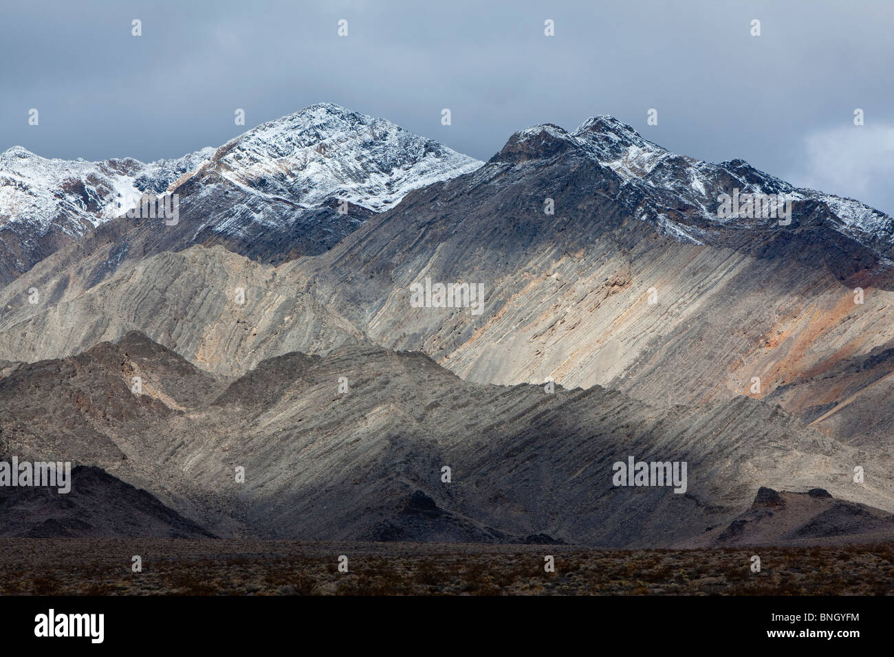 Storm clouds mountain range hi-res stock photography and images - Alamy