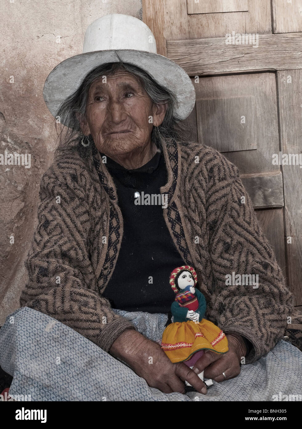 Old woman, Market Stalls, Pisac, Peru Stock Photo