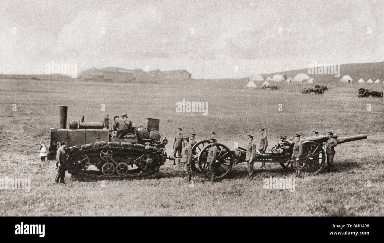 A Caterpillar wheeled traction engine drawing a British heavy gun during World War I. Stock Photo