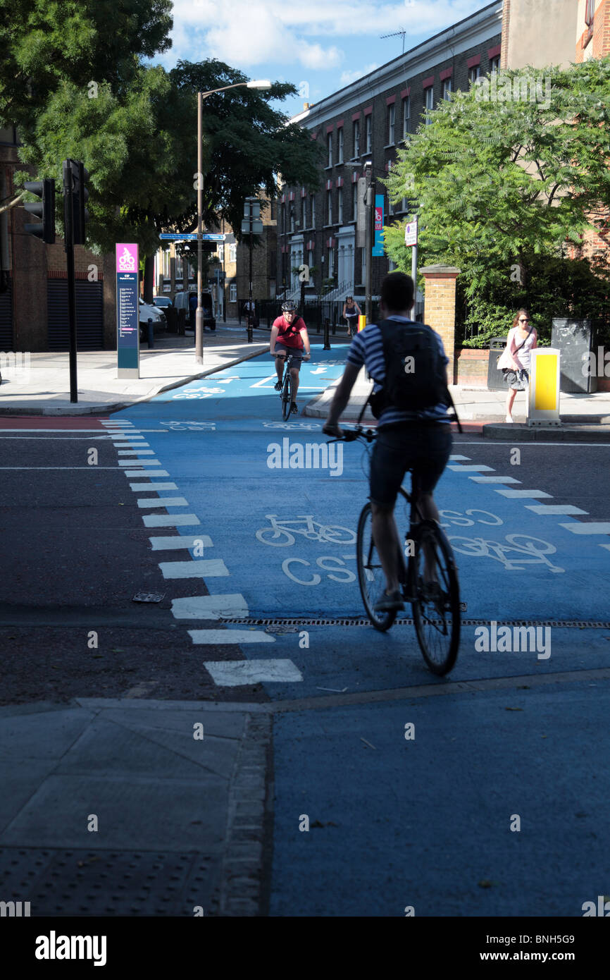 Cyclists on the Barclays Cycle Superhighway CS7 which runs between the City of London and Colliers Wood in Merton, London, SE1. Stock Photo