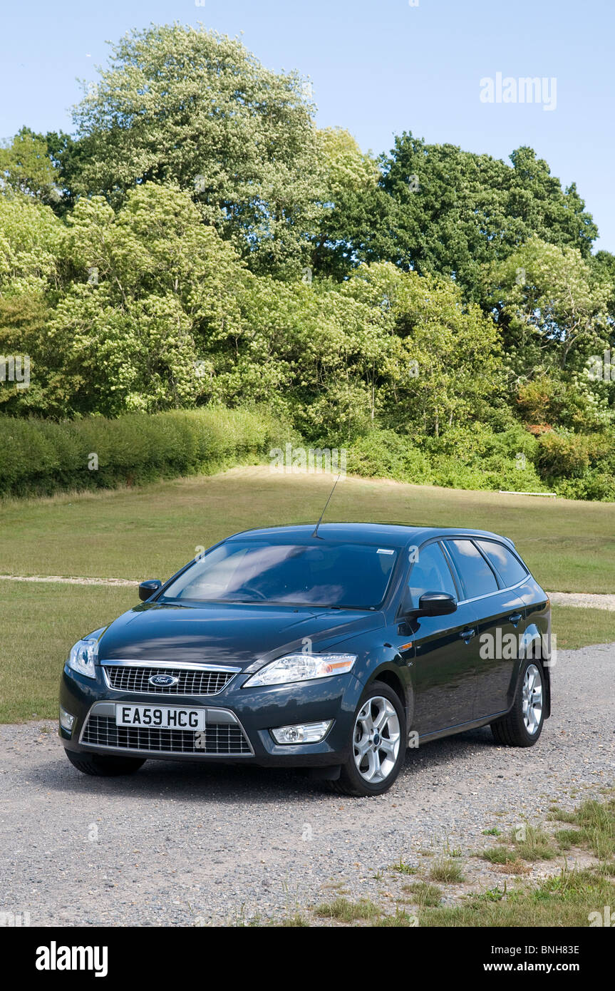 Mondeo Estate High Resolution Stock Photography and Images - Alamy