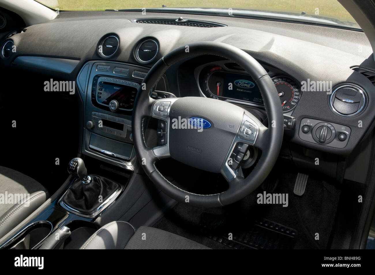 Ford mondeo hi-res stock photography and images - Alamy