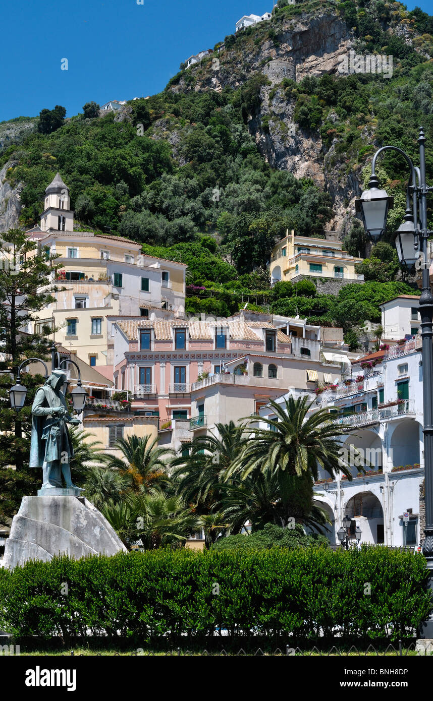 The statue of inventor Flavio Giola in the waterfront gardens at Amalfi Stock Photo