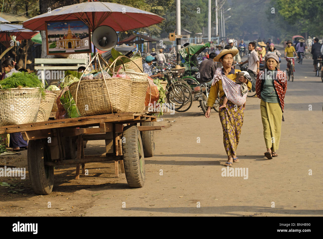 Market Myanmar Burma Asia Asians Asiatics Asian trade commerce trader market stall persons South-East Asia traditionally sales Stock Photo