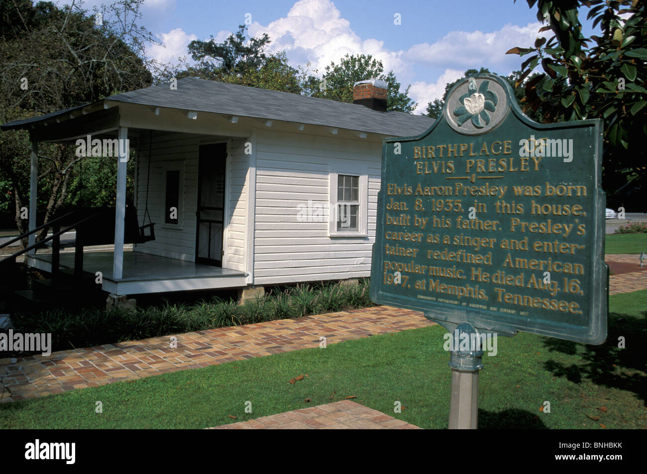 Usa Tupelo Mississippi Elvis Presley Birthplace Birth House Sign Information Music Culture United States of America Stock Photo