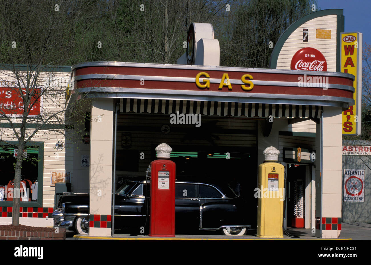 Usa Pigeon Tennessee Old Gas Station Dollywood Amusment Park