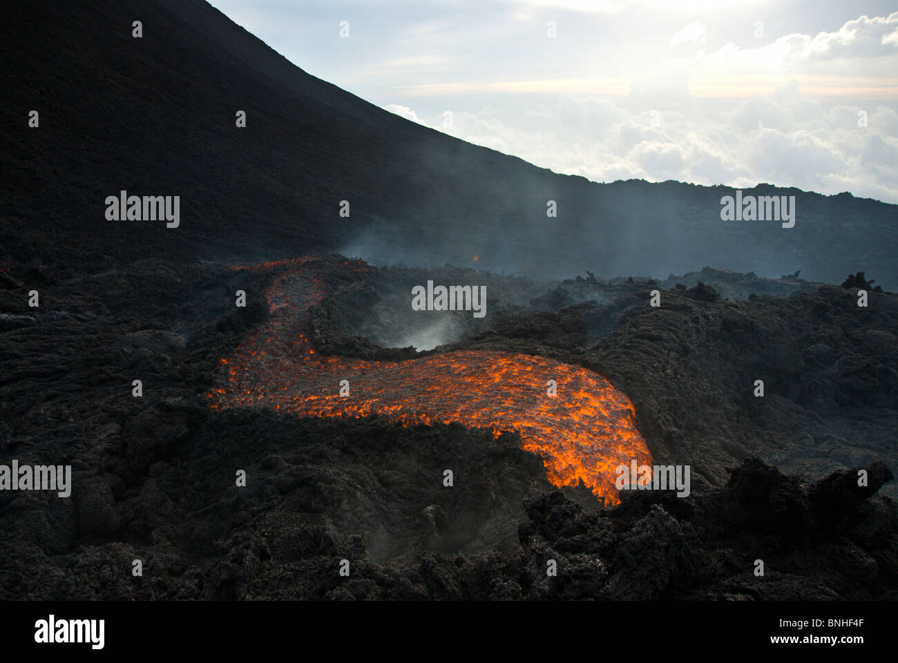 Vulkan Pacaya Aktiv Guatemala Amerika Zentralamerika 2008 Vulkanismus Vulkanisch Landschaft Berg Rauch Glühende Lava Stock Photo