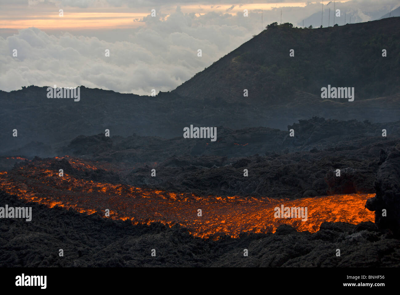 Vulkan Pacaya Aktiv Guatemala Amerika Zentralamerika 2008 Vulkanismus Vulkanisch Landschaft Berg Rauch Glühende Lava Stock Photo