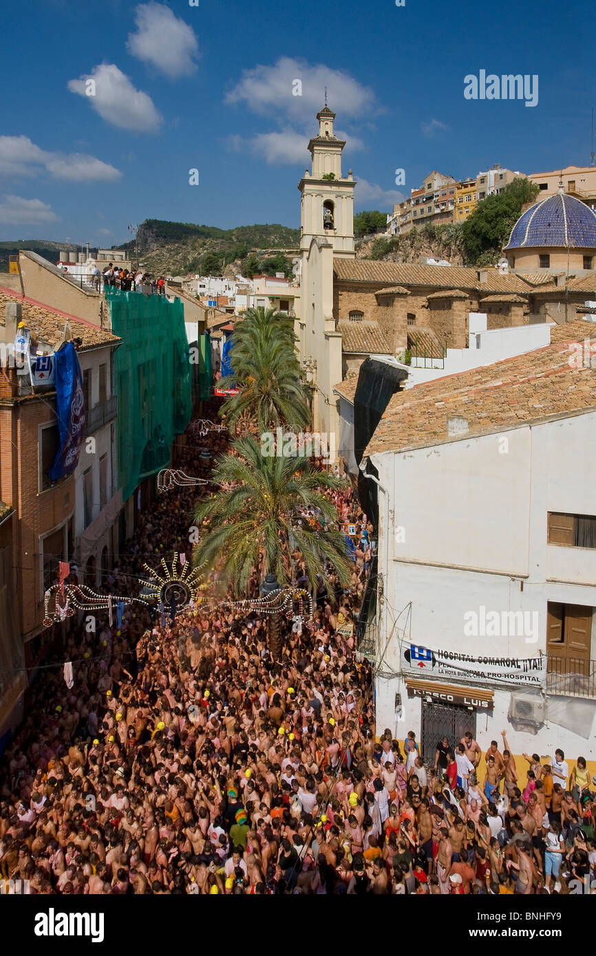 Spain August 2008 Valencia Region Bunol city Tomatina Festival Tomato tomatoes food fight crowds crowd people tourism event fun Stock Photo