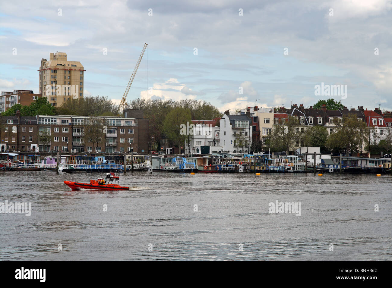 Houseboat boat moored mooring cheyne walk chelsea london eng hires stock photography and images