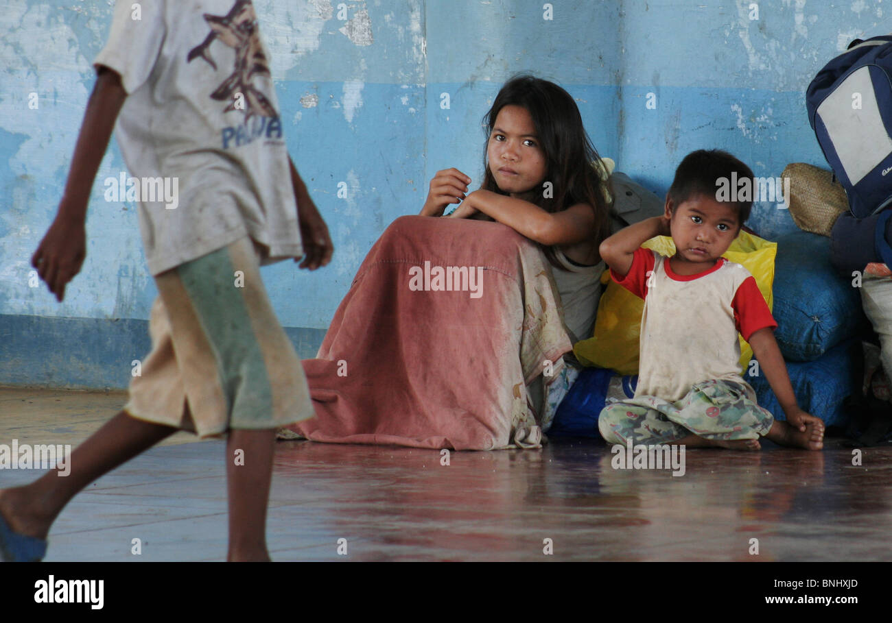 Poor homeless children, Palawan, Philippines Stock Photo