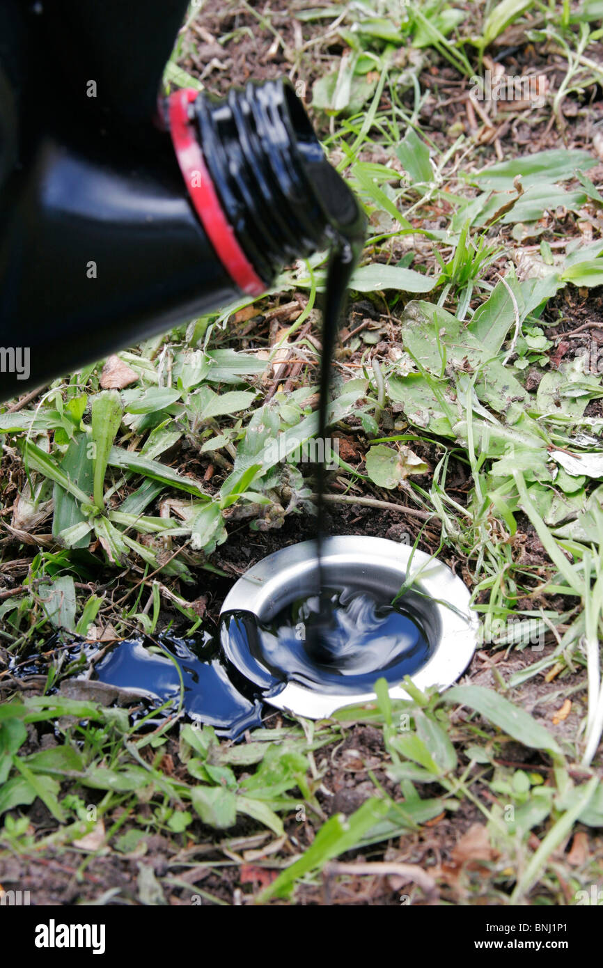 Oil change car drain hires stock photography and images Alamy
