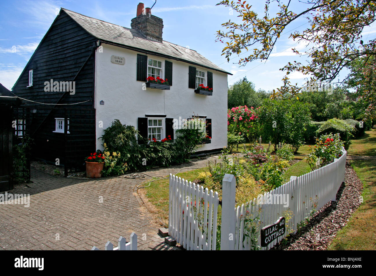 Country Cottage Hertfordshire Stock Photo Alamy