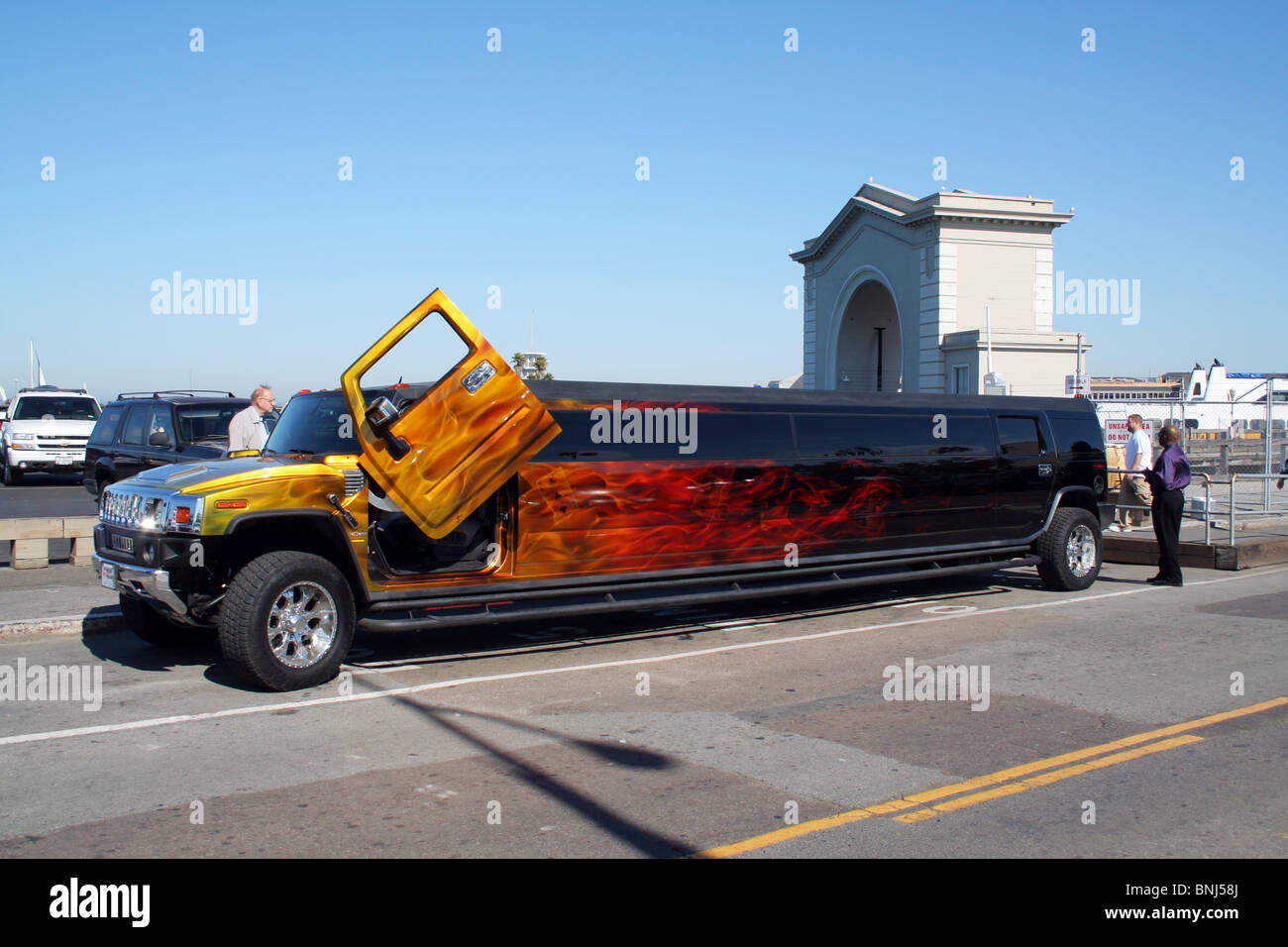 Hummer Limo High Resolution Stock Photography And Images Alamy