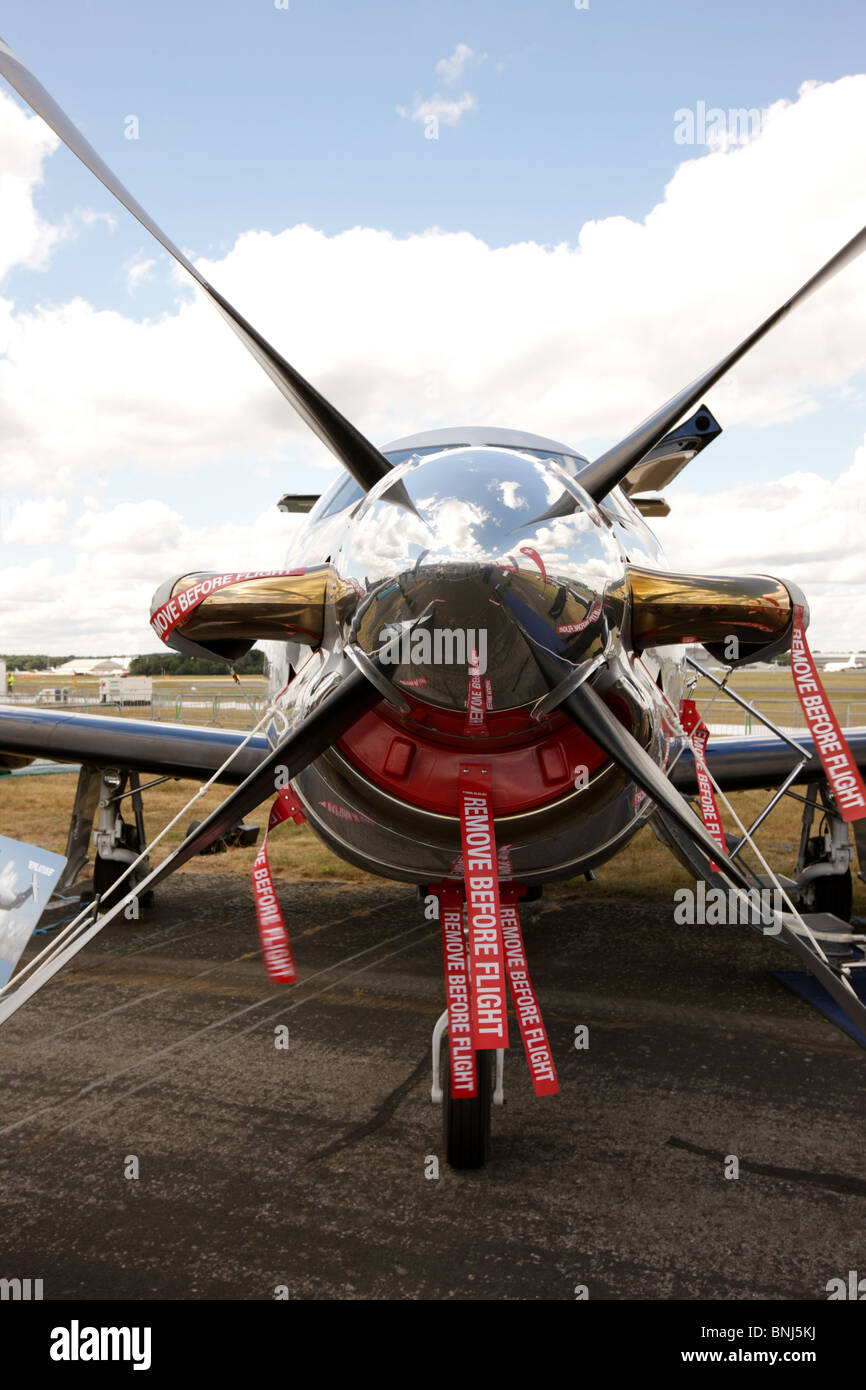 4 blade propeller hi-res stock photography and images - Alamy