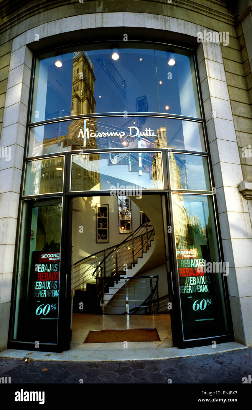 Entrance of Massimo Dutti flagship store at Passeig de Gràcia in Barcelona  Stock Photo - Alamy