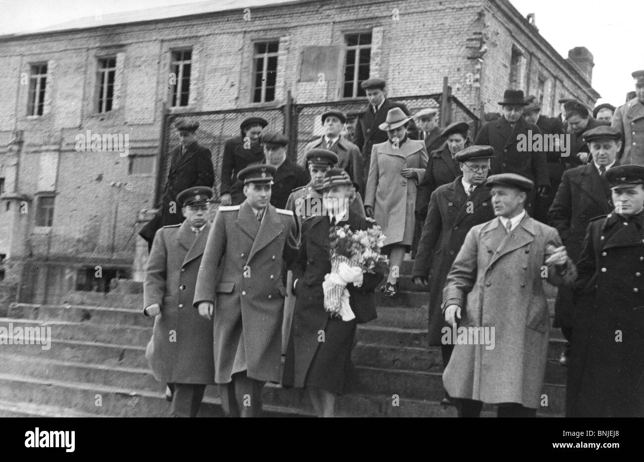 MRS CLEMETINE CHURCHILL visits Stalingrad in April 1945 wearing her St John's uniform Stock Photo