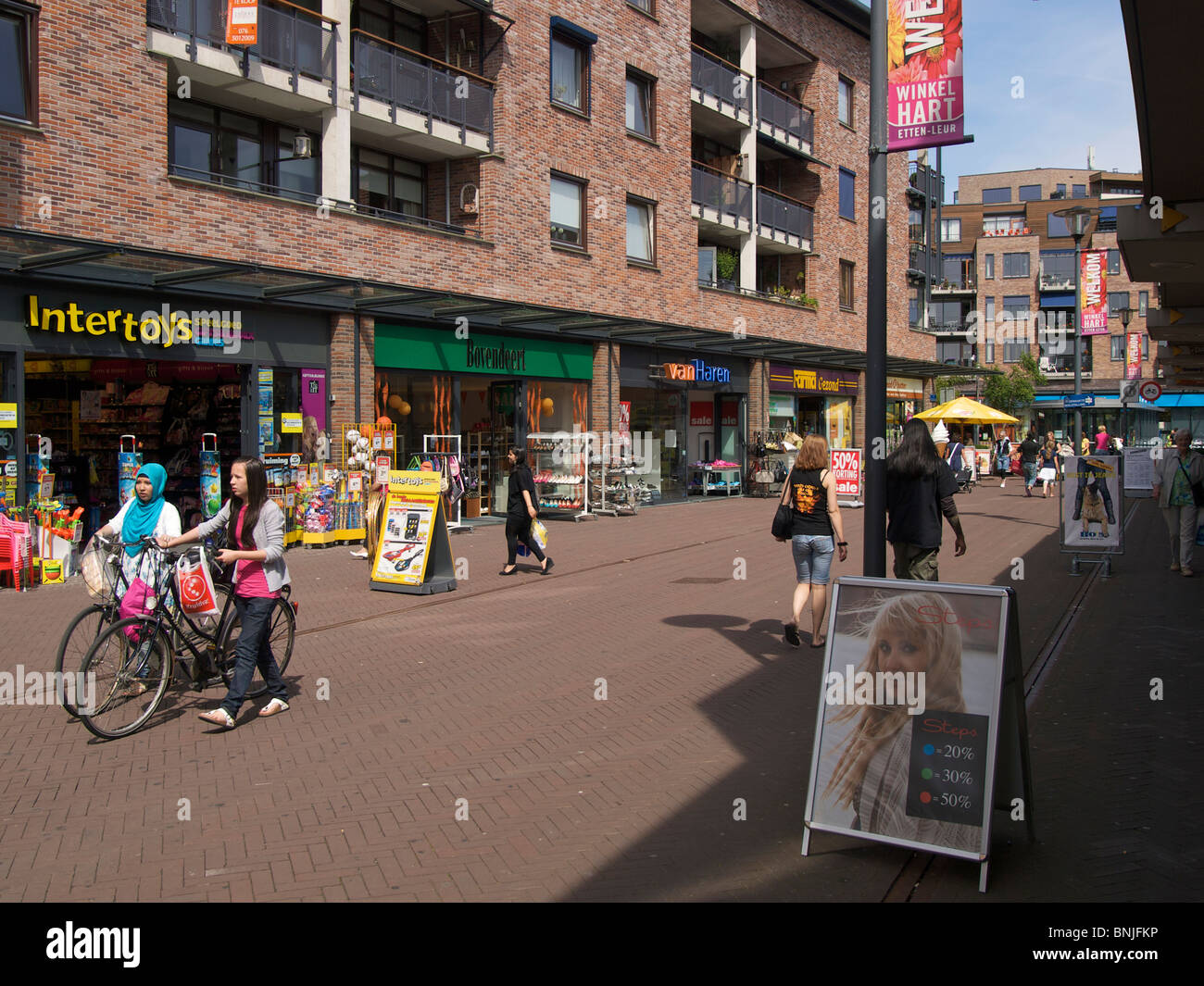 street netherlands hi-res stock photography and images - Alamy