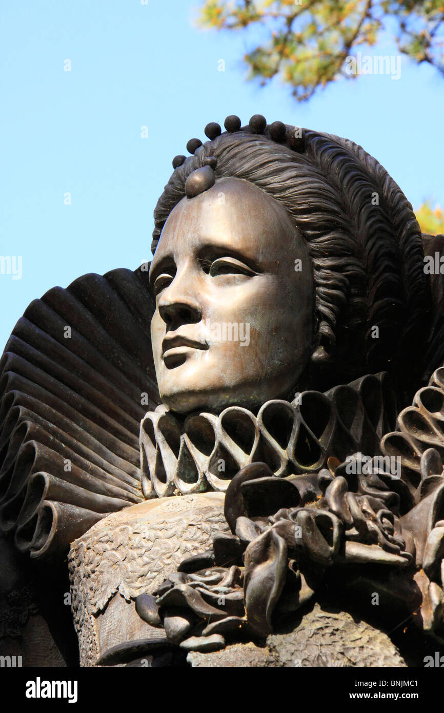 Queen flowers sculpture hires stock photography and images Alamy