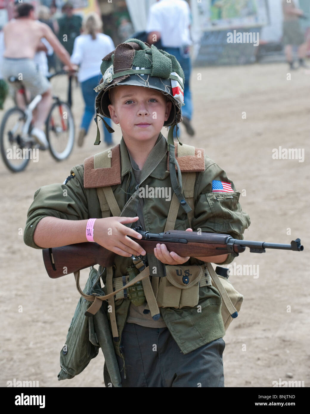 World war 2 soldier and child hi-res stock photography and images - Alamy