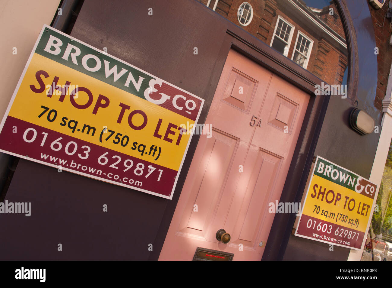 A shop to let sign in Norwich , Norfolk , England , Great Britain , Uk Stock Photo