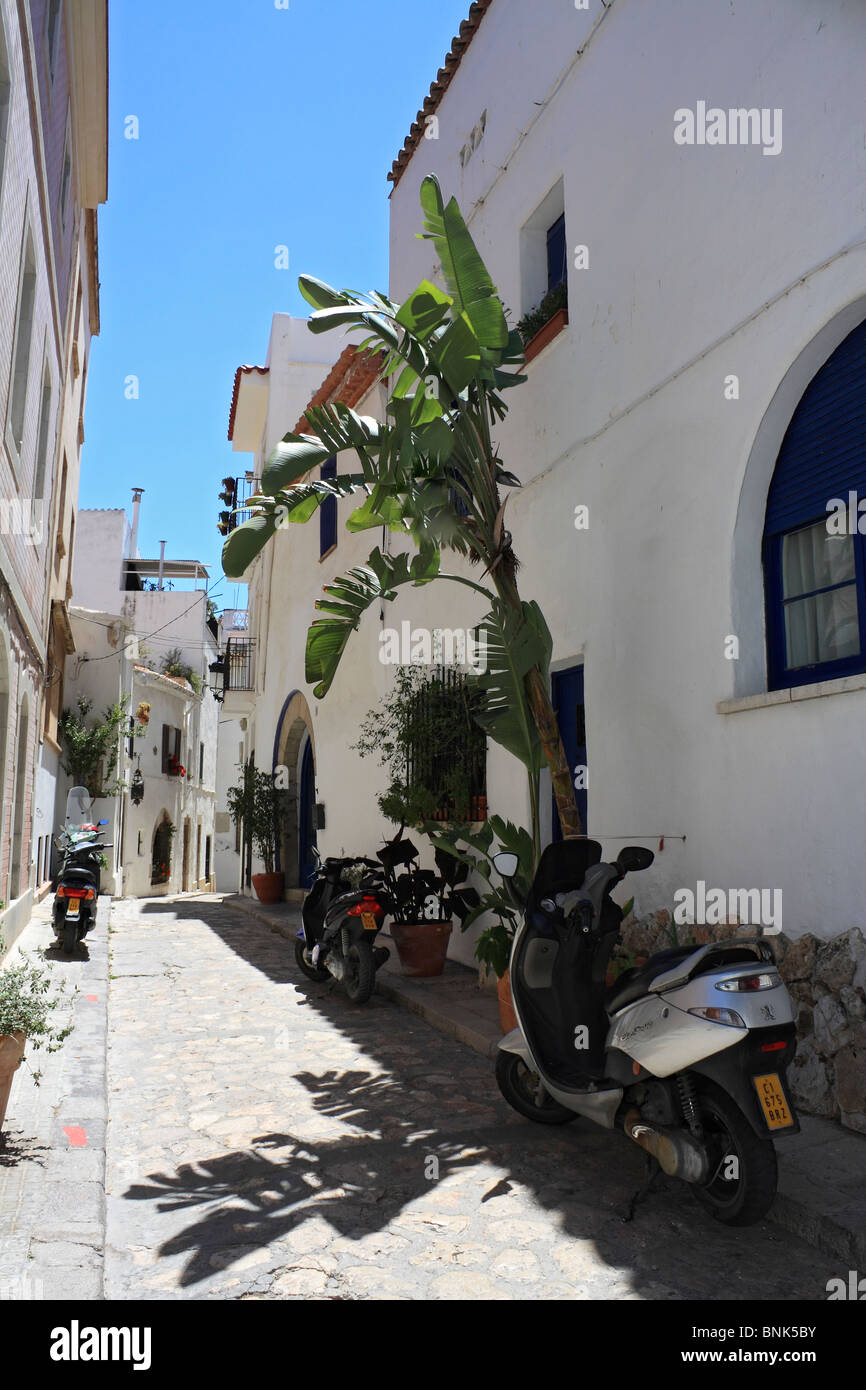Mopeds spain hi-res stock photography and images - Alamy