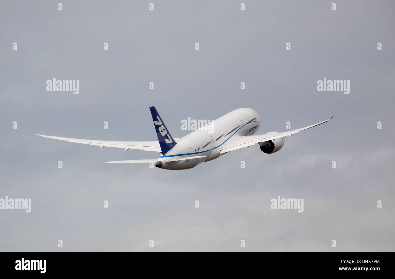 Boeing 787 Dreamliner in flight Stock Photo