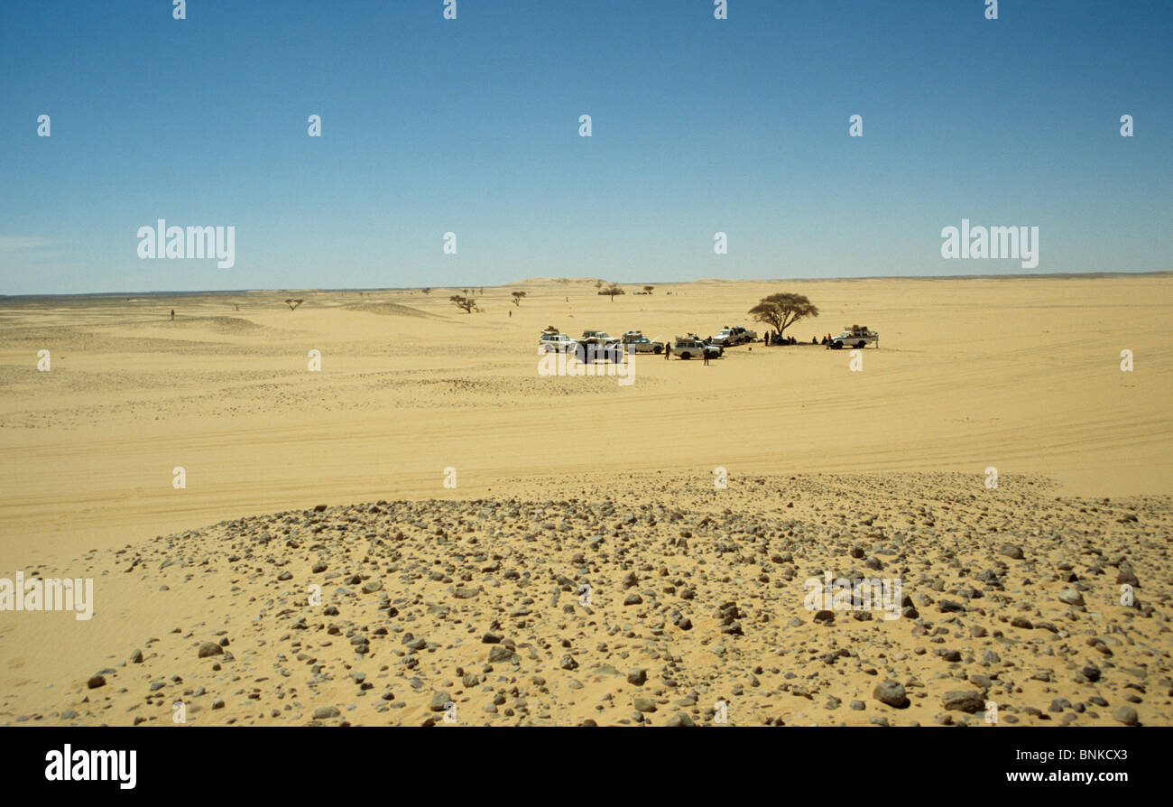 An expedition during lunch berak in the Sahara desert, Libya Stock Photo