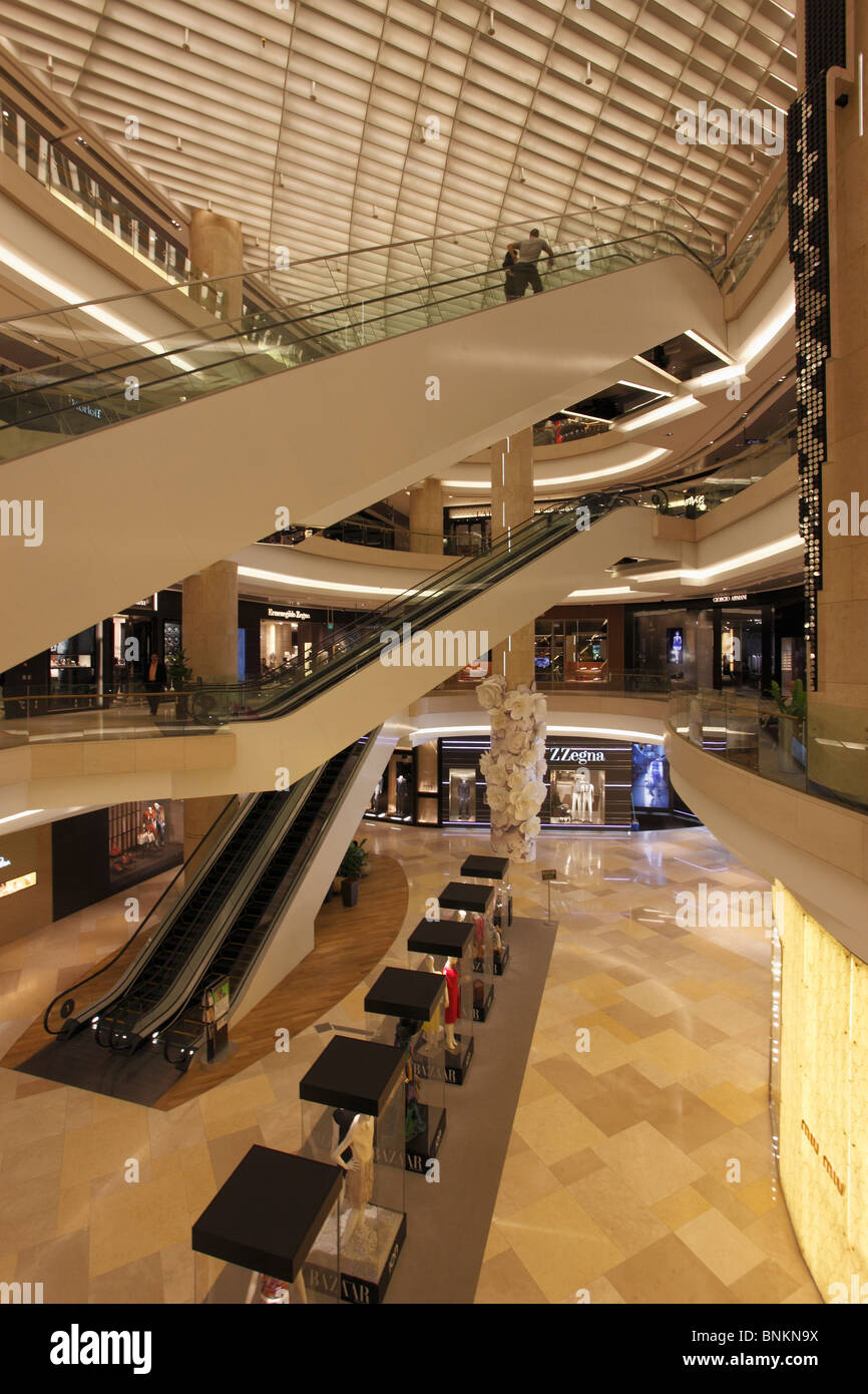 Singapore, Orchard Road, Ion Orchard shopping centre Stock Photo - Alamy