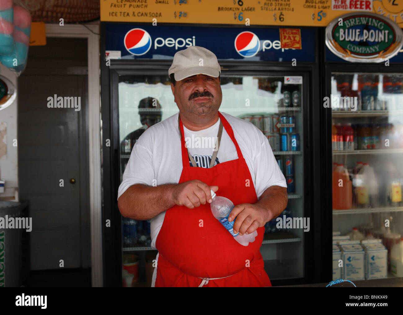 Beer vendor at Coney Island Stock Photo Alamy