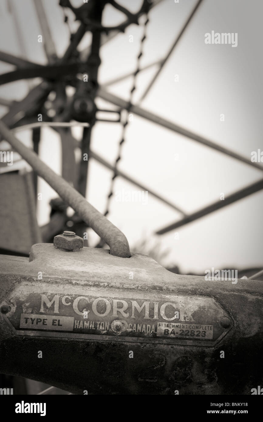 Old fashioned harvesting hi-res stock photography and images - Alamy